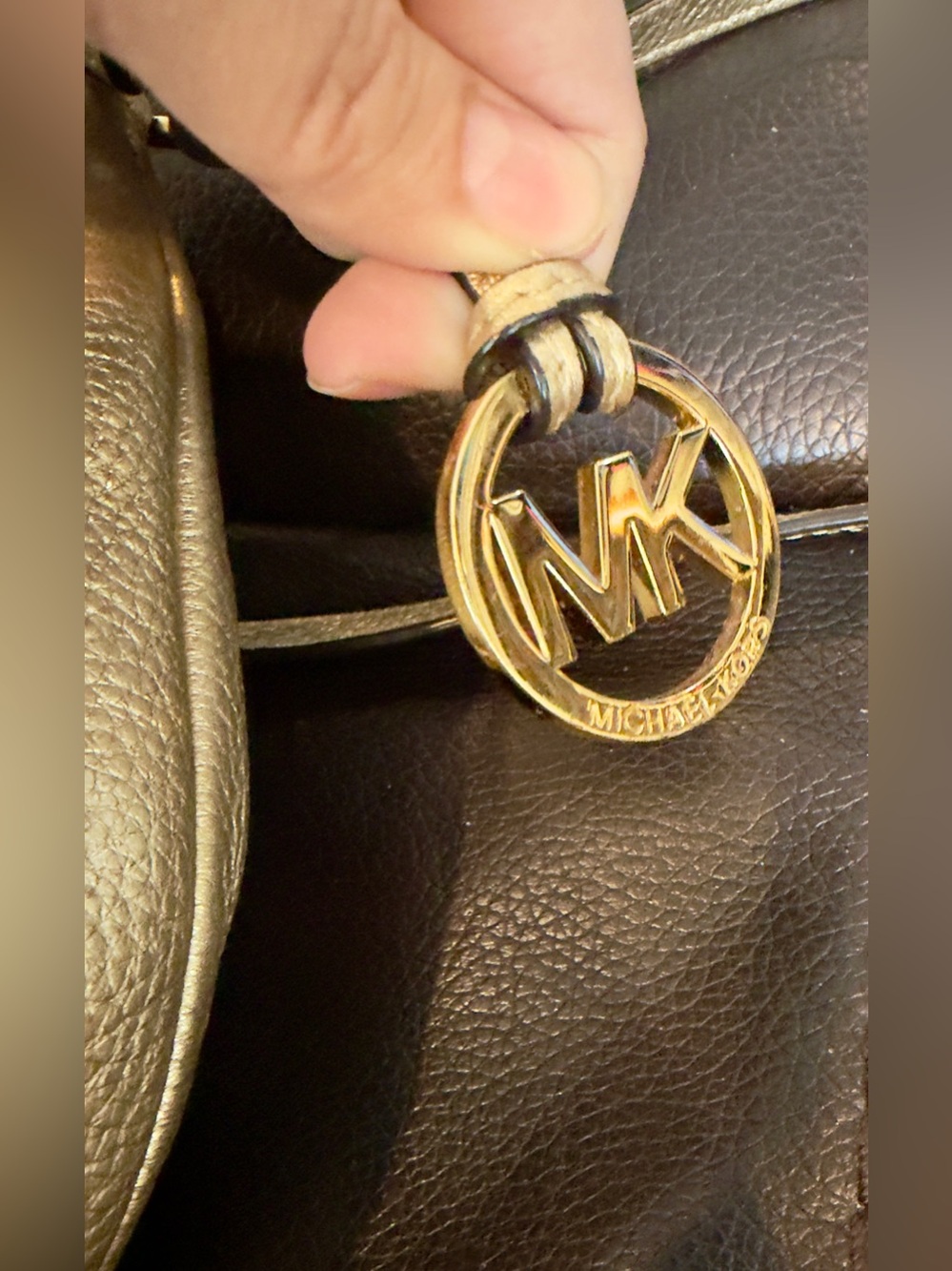 Mini Michael Kors Metallic Gold Leather Bucket Crossbody Bag “Frankie” w/Dusty - Picture 6 of 11